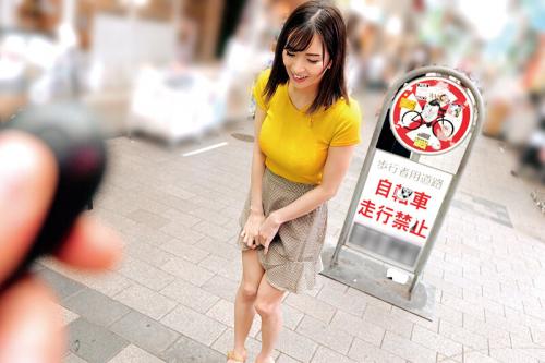美少女素人とリモコンバイブお散歩！人混みでイキまくる！