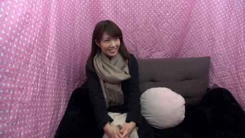 素股で気持ちよくなっちゃった素人女子！自分で挿れちゃった！