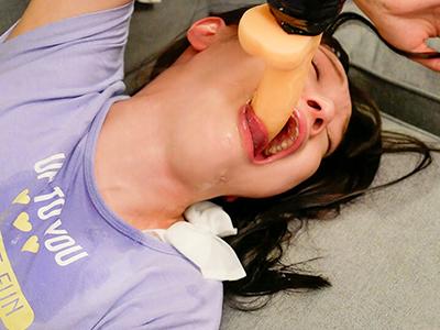 《イラマチオ》変態男に身売りした少女が喉奥を犯され続け絶頂の波に翻弄される様がたまらない！ｗｗｗ
