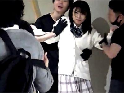【女子校生×レイプ】逃げられず身動きできず…女子校生がレイプ犯たちに容赦なく襲われる！快感と絶望が交錯する！www