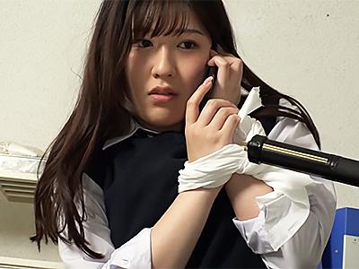 〔人妻×イラマ〕止められない情熱が解放！制服を着た少女の魂と肉体が不道徳の旅に導かれるｗｗｗ
