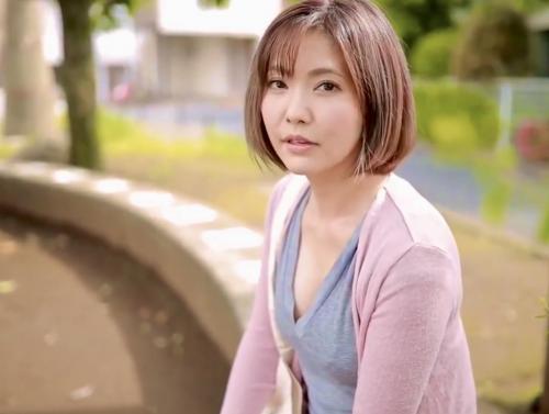 ＜峰田ななみ＞子供が6人もいるとは思えない美貌の子持ち美魔女ママ！セックスで恥ずかしいマン屁を連発