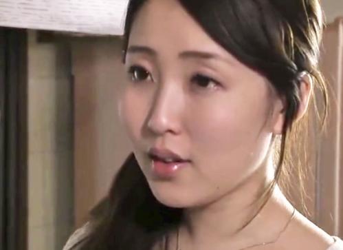 ＜人妻NTR＞嫁と絶倫義父が近親相姦！夫を裏切って昼間からゴム無しで激しく突かれセックス！