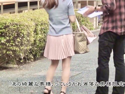 ＜NTR人妻ナンパ＞可愛い若妻に声かけて素人ナンパ！エロい流れにしてそのままおマンコにデンマ当てて寝取られ！