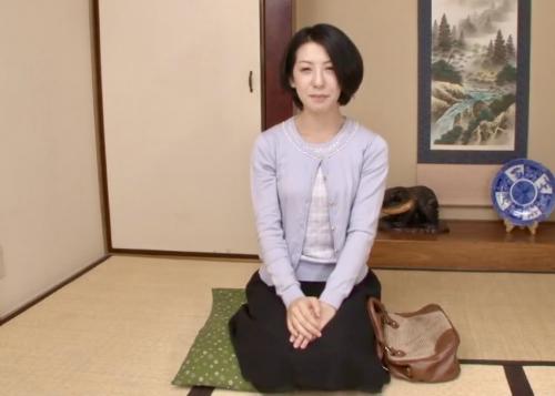 ＜五十路熟女 アナルセックス＞ガリガリで巨乳！上品な美魔女妻おばさん肛門に即ハメ挿入！