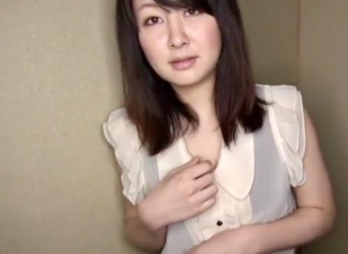 ＜人妻NTR＞『もうダメ…イッちゃうぅ♡』軽い気持ちで小遣い稼ぎに手を出した美熟女！卑劣な男に玩具責めで強制激イキ！