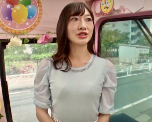 ＜NTR熟女ナンパ＞若い男子とベロキス！綺麗な巨乳美魔女おばさん発情し挿入される！