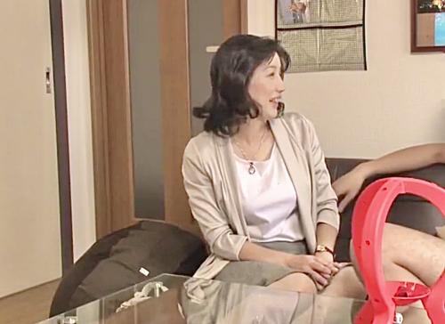 ＜熟女ナンパNTR＞53歳の美魔女奥様！年下の男性にナンパされおばさん若くて固い肉棒でアクメ！