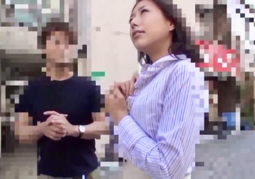 ＜人妻熟女＞三十路熟女くらいの人妻美魔女奥さま他人棒NTR！潮吹きアクメで膣内射精不倫！