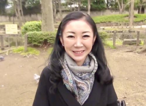 ＜六十路熟女＞妊娠の心配もない美魔女おばさん蜜壺に膣内射精セックス！