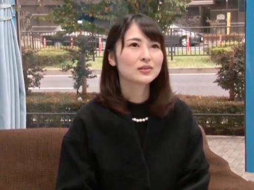 ＜NTR人妻＞29歳のアラサー子持ち若妻マジックミラー号！チ●ポ挿入され巨乳な人妻ボディ不倫寝取られセックス！