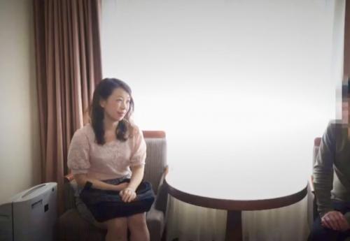 《近親相姦・NTR》母親好きマザコンエロ息子！熟女ママ母を襲う。