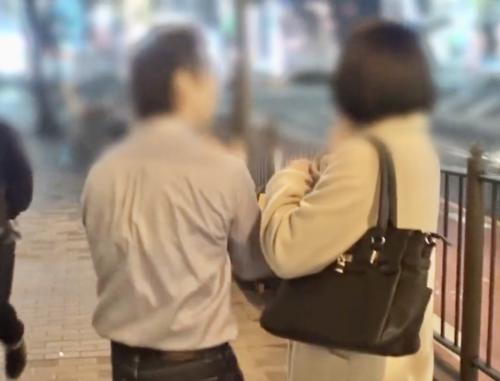 ＜NTR人妻ナンパ＞美魔女おばさん清楚奥様！本気汁を垂れ流し羞恥絶頂！