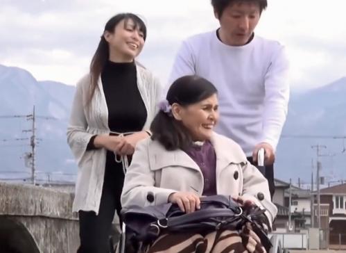 ＜近親相姦＞71歳高齢熟女おばあちゃんとセックスヤバイ孫！