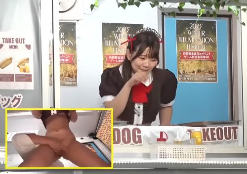 『あぁ～♡』半裸で移動販売する女子大生！手マンされ、最後は挿入気持ちよさそうにパコパコ