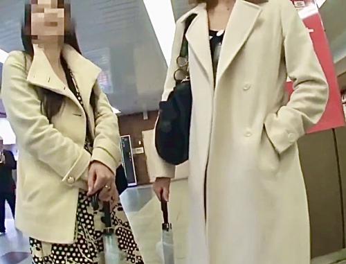 ＜NTR人妻ナンパ＞2人組仲良し熟女ナンパラブホ直行！顔出しOK！乳首責めクンニ美魔女妻2人と4Pハメ撮り！
