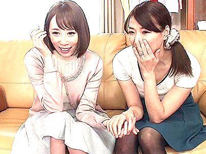 ＜レズ！＞上品な感じ美しいママ友コンビ！ベロキスを交わしレズビアン行為シチャウゾ！