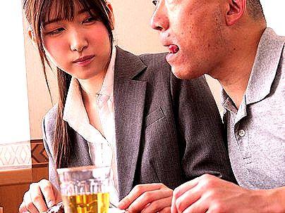 ＜相部屋！＞清楚な感じのスレンダー細身美乳オッパイ女子アナ！相部屋でプロデューサーにヤラレル！