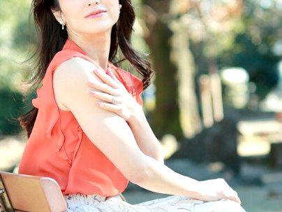＜AVデビュー！＞『ほしいの～…』四十路妻清楚系上品な感じ美魔女！ＡV出演決めちゃう！