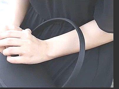 ＜喪服未亡人！＞上品な感じのおくさんヒトヅマが夫を亡くしてお金欲しさにＡＶ出演しちゃう！！