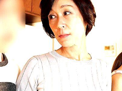 ＜堀美也子！＞性欲高まり我慢限界の五十路熟女妻！一人エッチオナニーシチャウゾ！