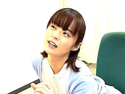 ＜月乃ルナ！＞スレンダーカワイ子ちゃん看護師ナース！童貞君相手に筆おろしシテクレチャウ！