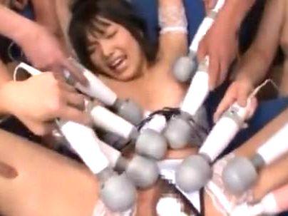 最近までまだ処女だった可愛いスレンダー細身の美少女が大量のデンマで体中感じちゃうぞｗ