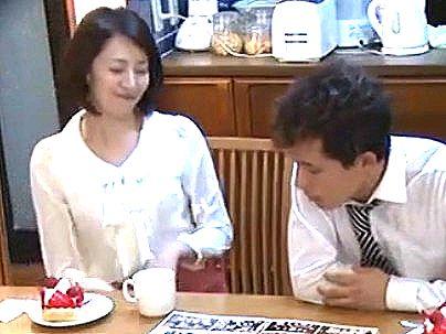 ＜盗撮！＞スレンダー細身美乳オッパイ元高校教師！教え子チンポでネトラレ行為になるぞ！