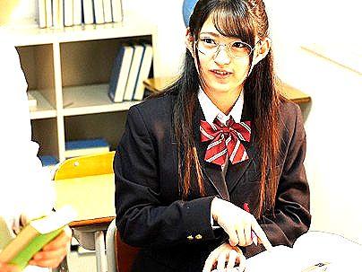＜渚みつき！＞清楚系可愛い初恋のカワイ子ちゃん！目の前でエロ行為になるぞ！
