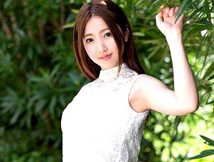 ＜清楚系！＞スレンダー細身美乳オッパイ色白美少女が見せるオトナ可愛いエッチ！！！