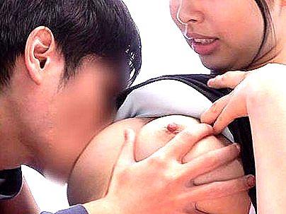 ＜マジックミラー号！＞エッロイ体の巨乳アスリート女子大生！ＭＭ号で童貞君相手に筆おろしシテクレチャウ！
