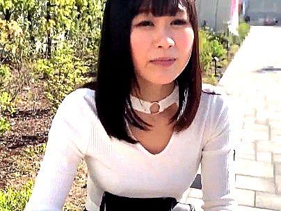 ＜素人ハメ撮り！＞エロいお尻の黒パンストお姉さんがホテルでハメ撮りエロ行為楽しんじゃうぞ！！！