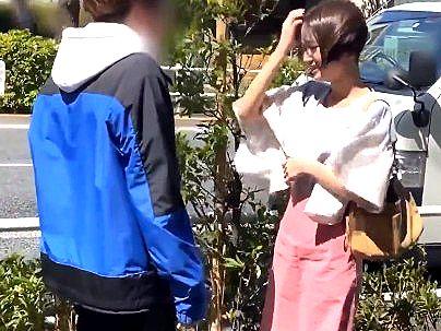 ＜素人ナンパ！＞AV男優の凄テク我慢できたら！エロ企画に挑戦したショートカットの可愛い美少女が・・・