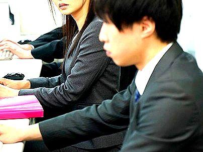 ＜女上司！＞彼女もちの後輩男子！先輩の家に泊まって浮気行為に発展シチャウゾ！