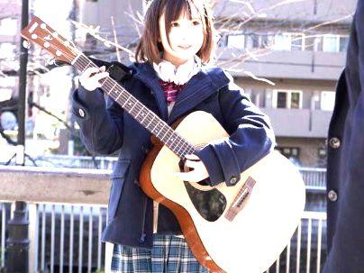 ＜由良かな！＞「かわええ…♡」ミニマム小柄カワイ子ちゃん制服美少女！アプリでゲットしてエチエチ！