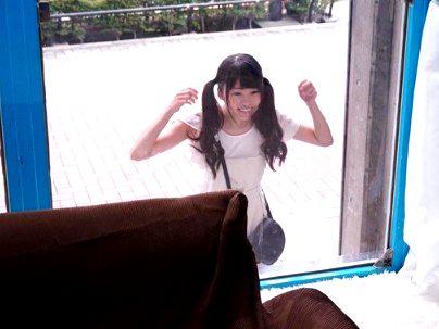 ＜デカチンで即ハメ！＞街で見かけたツインテールカワイ子ちゃんがマジックミラー号でエロ行為ｗｗｗｗ