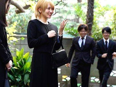 ＜喪服ギャル＞金髪スレンダー細見カワイ子ちゃん人妻が寝取られエロ行為になるぞｗｗｗｗｗ