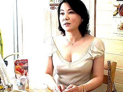 ＜NTR！＞上品な感じ五十路過ぎおくさんヒトヅマ！アプリに登録して浮氣不倫エチエチシチャウゾ！