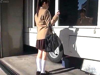 ＜マジックミラー号！＞シロウトの可愛らしい女子！モニター調査とだまされてエロ行為になるぞ！