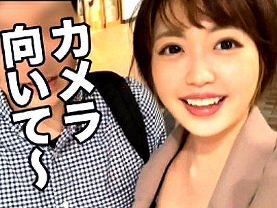 ＜ＳＳＳ級！＞美巨乳な歯科助手のお姉さん！ハメ撮りエロ行為になっちゃうぞ！