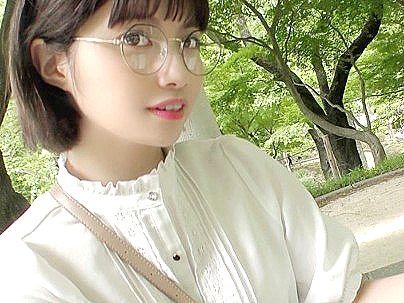 ＜ゴム無しセックス＞真面目そうな清楚系カワイ子ちゃんパイパンにザーメン中出し！！！！
