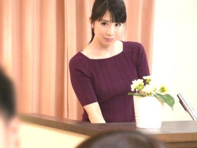 ＜彼女の母親！＞若い男大好きなマッマが娘の彼をそそのかしてエロ行為に・・・