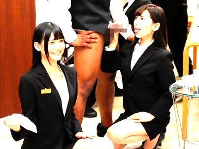 ＜フェラを提供！＞「おっきいですね…♡」フェラごっくんが人気のお店が海外に！黒人チンポでも頑張ります！
