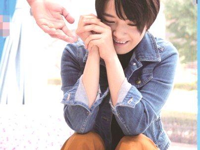 ＜種付け！＞恥じらう顔が最高のショートカット１０代若々しい極女美少女がＭＭ号でザーメン中出しされる！！！