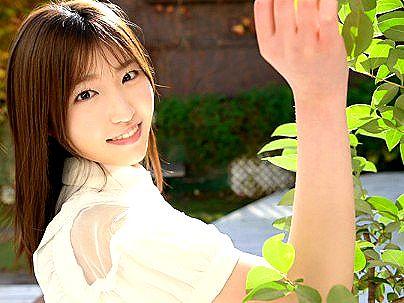 ＜AVデビュー！＞スレンダー細身美乳オッパイ極エロ色白女子大生！ＡＶ初撮り決めちゃうぞ！