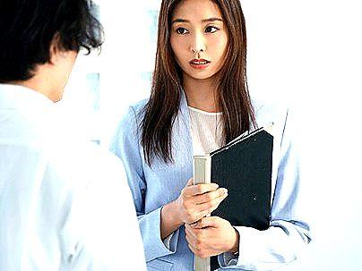 ＜夏目彩春！＞上品な感じの美乳オッパイ担任教師！教え子とガチパコ濃厚セックスしちゃう！