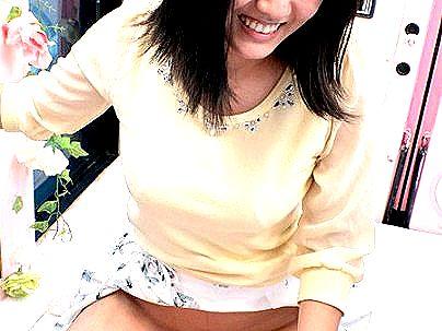 ＜マジックミラー便！＞顔出し解禁！シロウトの真面目そうな清楚系美人大学生がMM便でエロ行為に発展シチャウゾ！