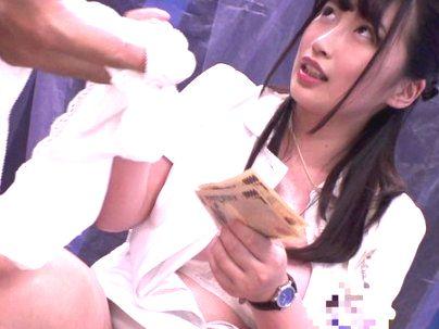 ＜マジックミラー号！＞現役看護師ナースをお金で釣ってＭＭ号でえちえち行為に持ち込むｗｗｗｗ