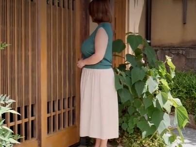 隣人の浮くよかな奥さんが若いオチンポで浮気行為になっちゃうぞｗｗ