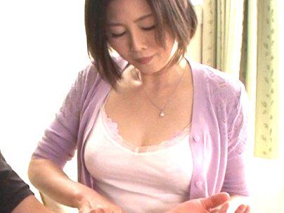 ＜竹内梨恵！＞豊満ムチムチエロい体の義母に我慢限界で一線超えちゃうぞｗｗｗｗｗ